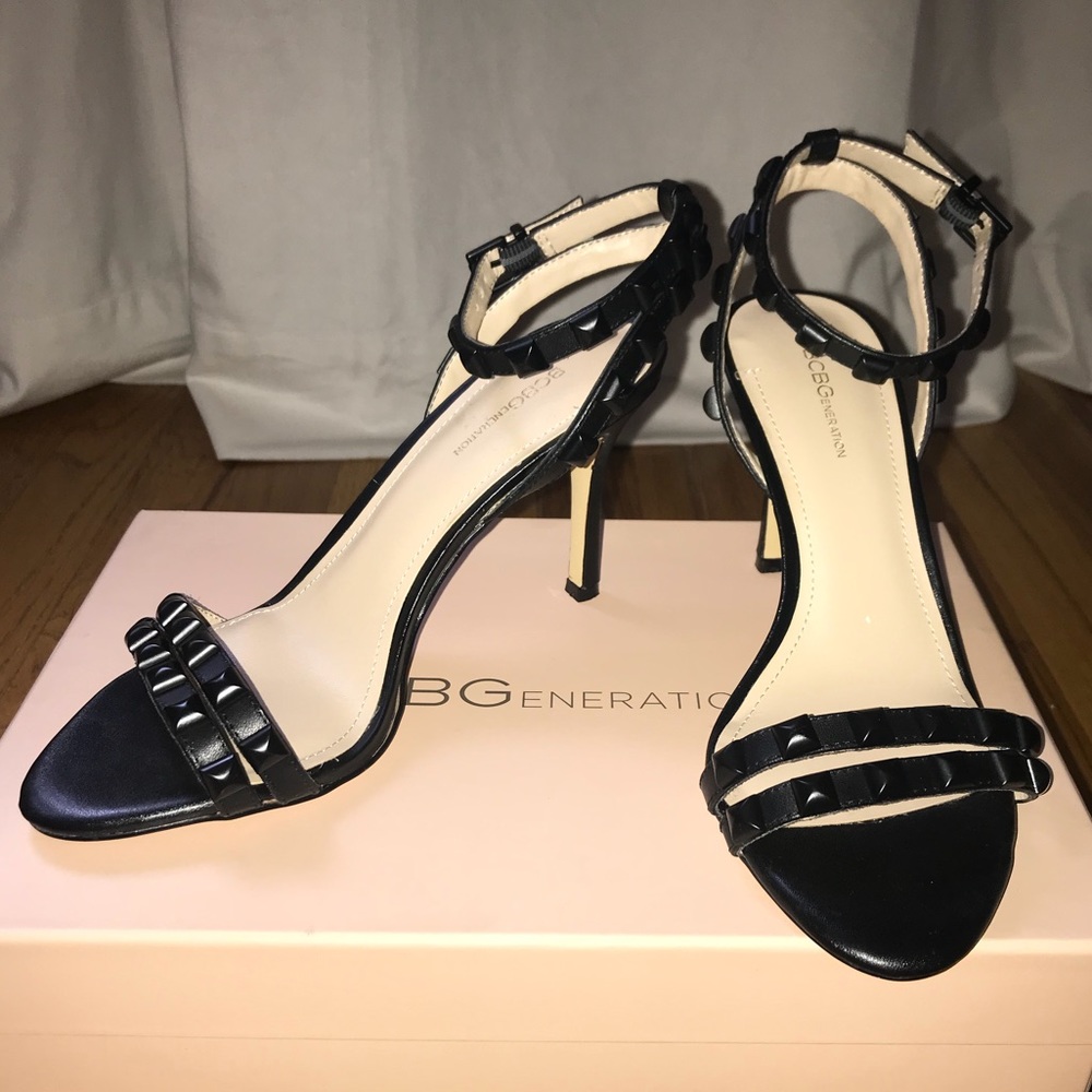 BCBGeneration Size 7 Black Studded Sandals